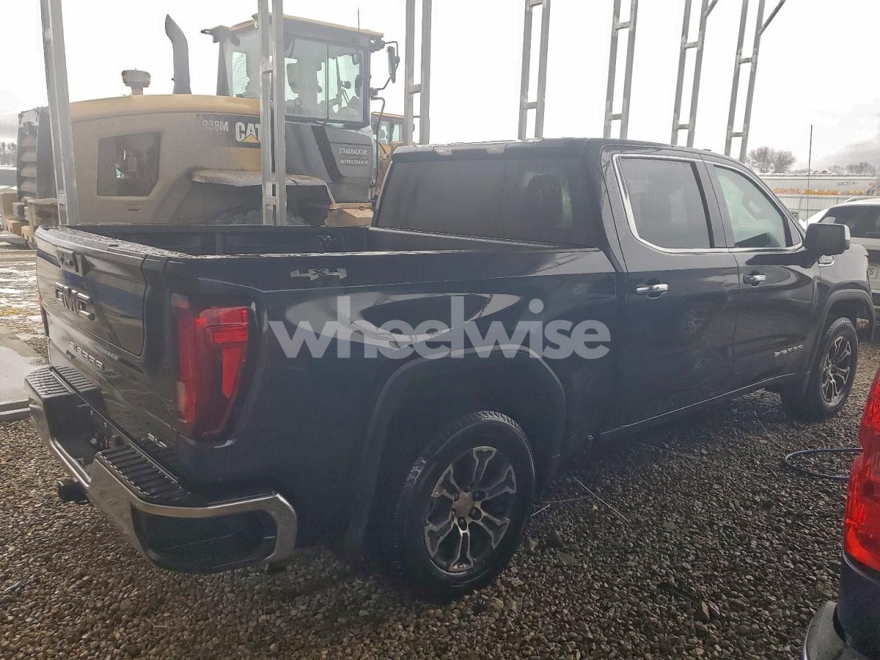 Photo 3 of 2025 GMC SIERRA K1500 SLT (VIN 1GTUUDED4SZ287740)