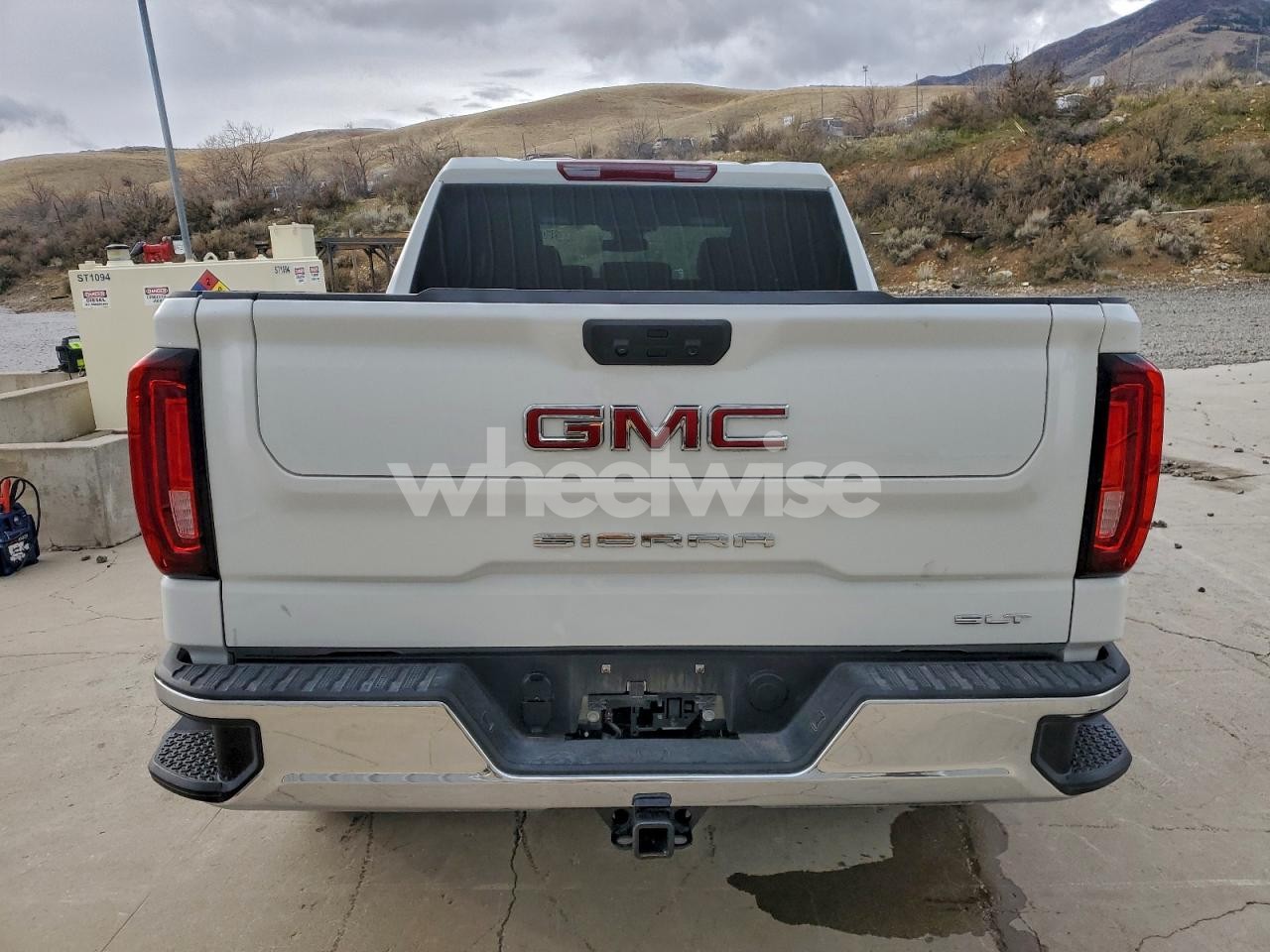 Photo 6 of 2025 GMC SIERRA K1500 SLT (VIN 1GTUUDEDXSZ231401)