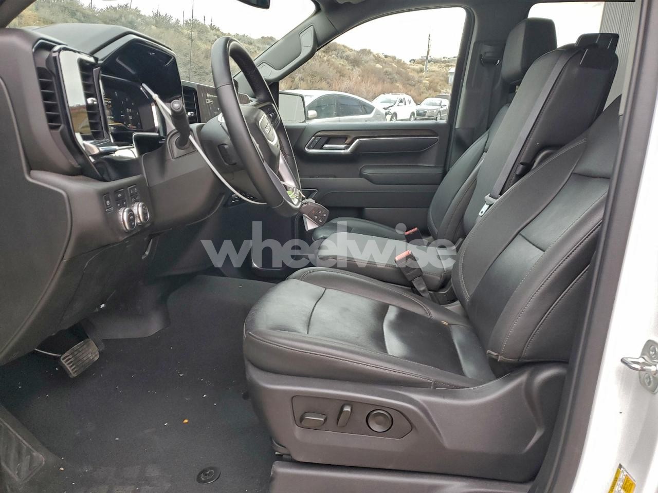 Photo 7 of 2025 GMC SIERRA K1500 SLT (VIN 1GTUUDEDXSZ231401)