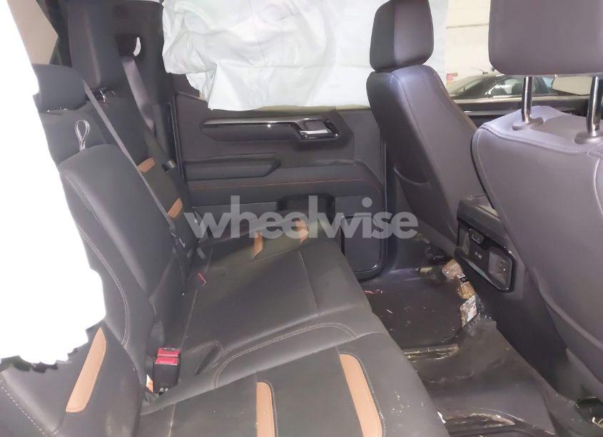 Photo 8 of 2023 Gmc Sierra 1500 4WD SHORT BOX AT4 (VIN 1GTUUEEL2PZ261075)