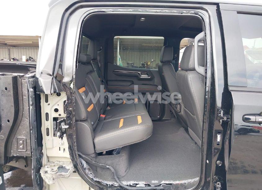 Photo 8 of 2024 Gmc Sierra 1500 4WD SHORT BOX AT4 (VIN 1GTUUEEL6RZ346729)