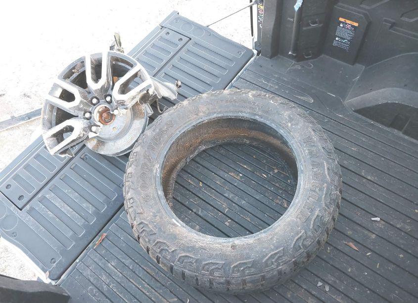 Photo 18 of 2023 Gmc Sierra 1500 4WD SHORT BOX AT4 (VIN 1GTUUEELXPZ283549)