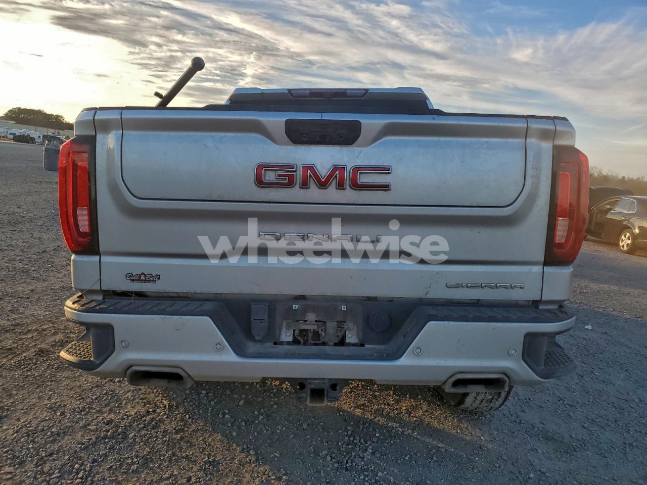 Photo 6 of 2022 GMC SIERRA K1500 DENALI (VIN 1GTUUGEL0NZ573209)