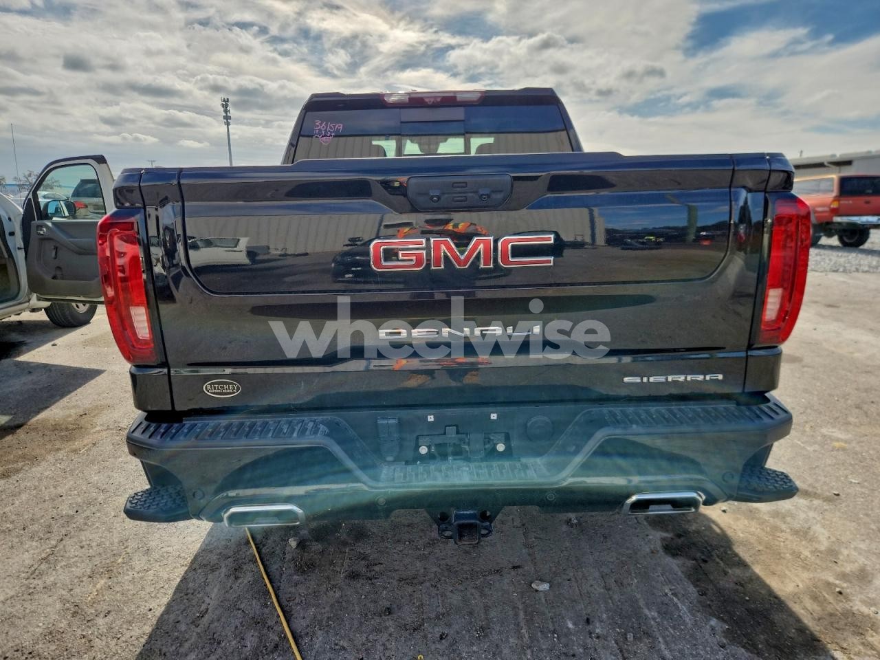 Photo 6 of 2024 GMC SIERRA K1500 DENALI (VIN 1GTUUGEL0RZ207093)