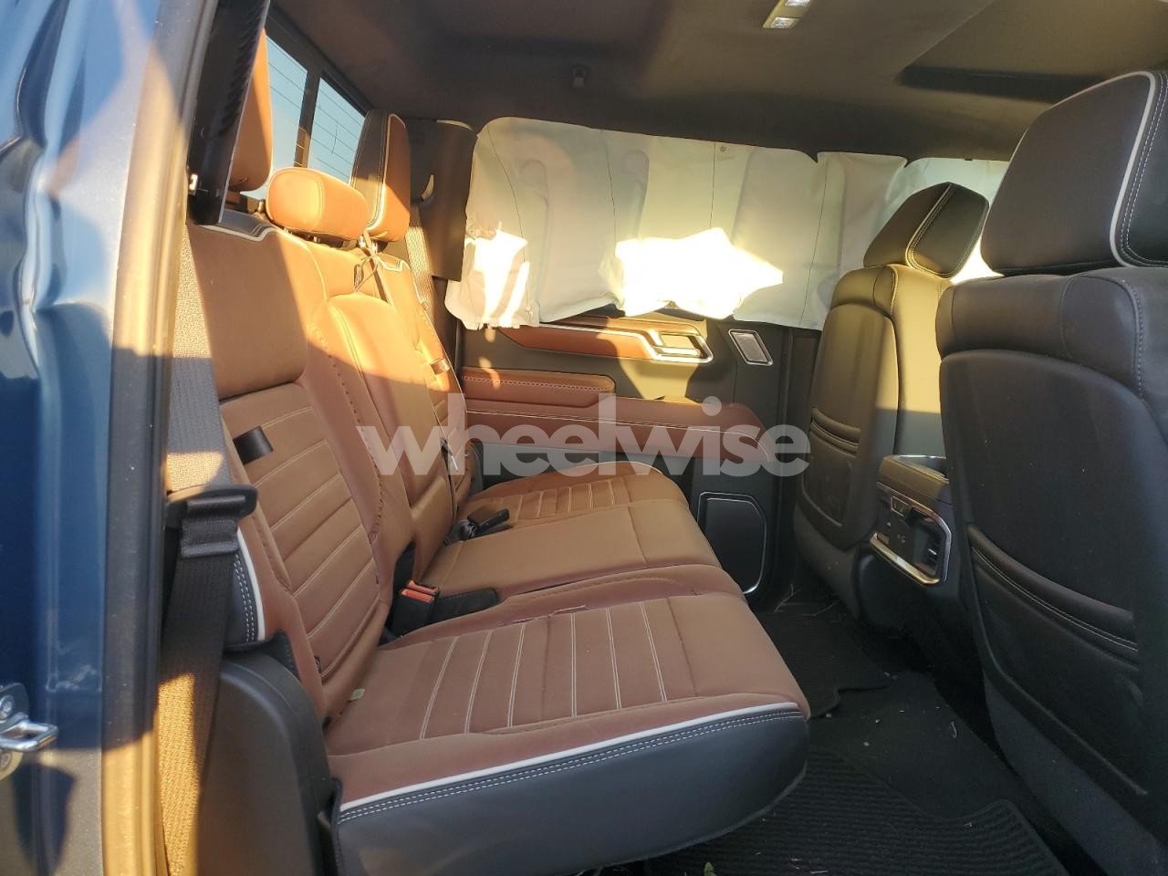 Photo 10 of 2026 GMC SIERRA K1500 DENALI ULTIMATE (VIN 1GTUUHEL5TZ119248)