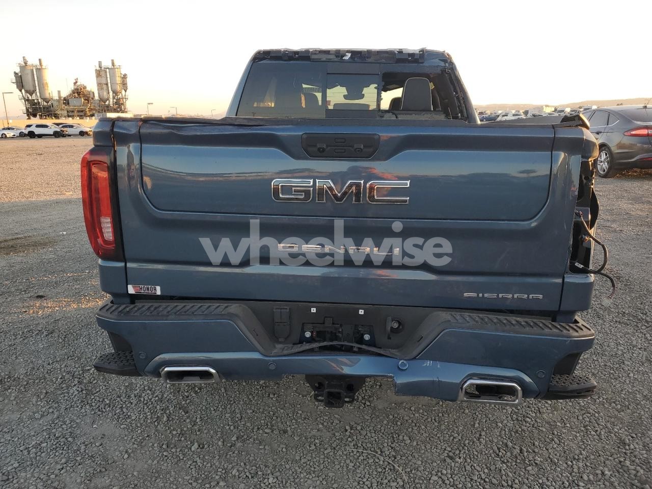 Photo 6 of 2026 GMC SIERRA K1500 DENALI ULTIMATE (VIN 1GTUUHEL5TZ119248)