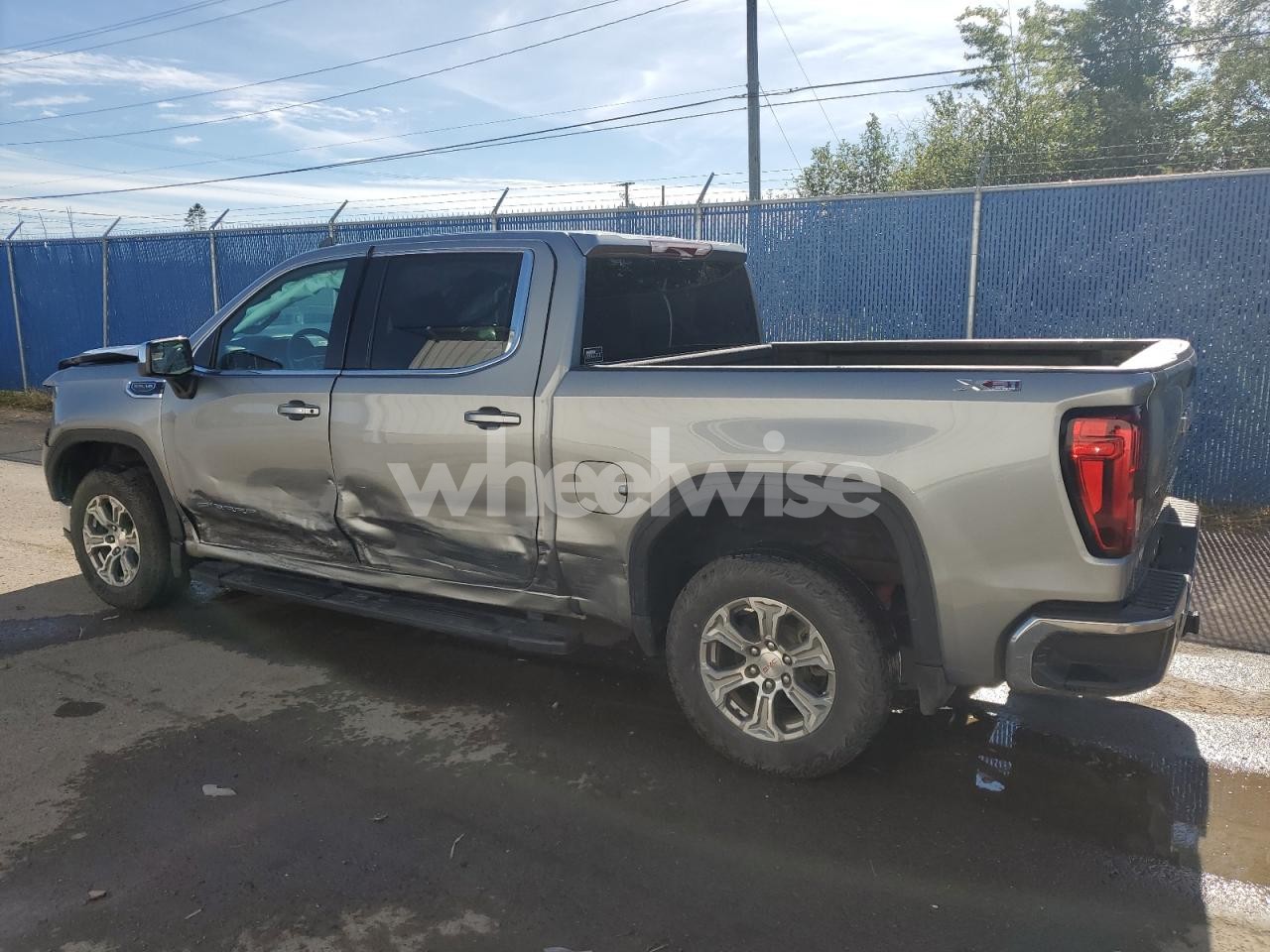 Photo 2 of 2023 GMC SIERRA K1500 SLE (VIN 1GTUUHEL9PZ273709)