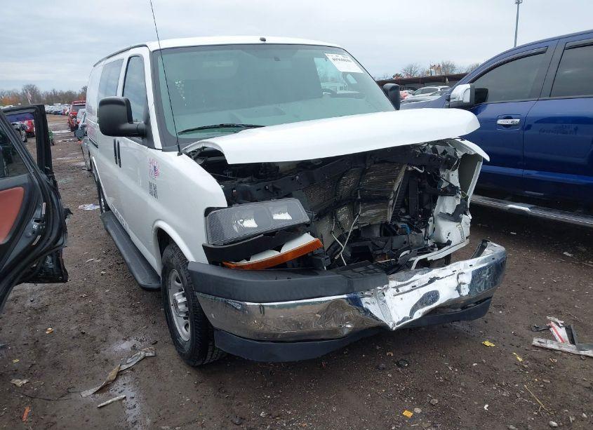 2017 Gmc Savana 2500 WORK VAN (VIN 1GTW7AFF4H1914233) main photo