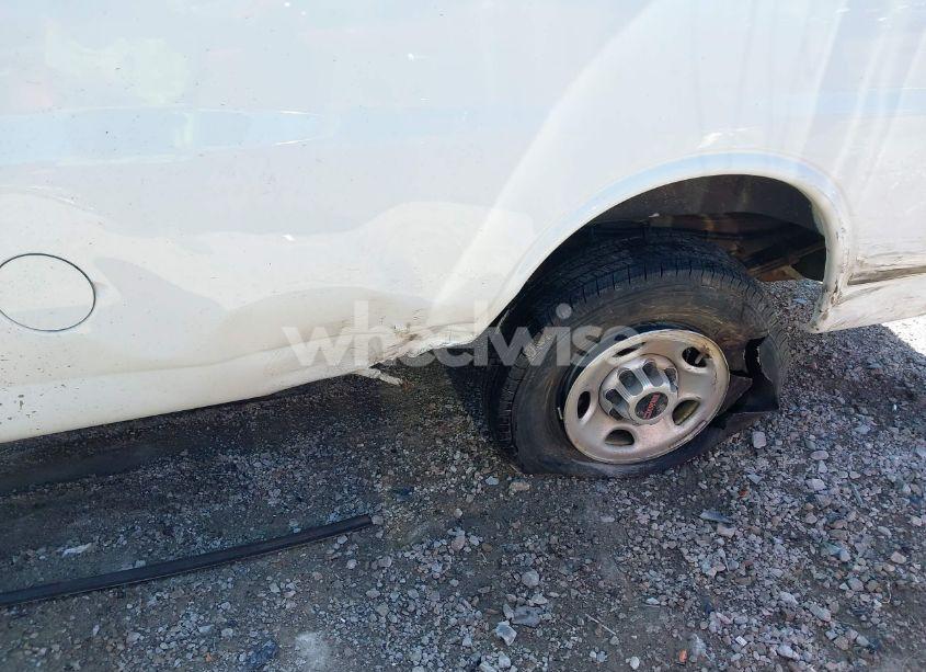 Photo 6 of 2017 Gmc Savana 2500 WORK VAN (VIN 1GTW7AFFXH1909070)