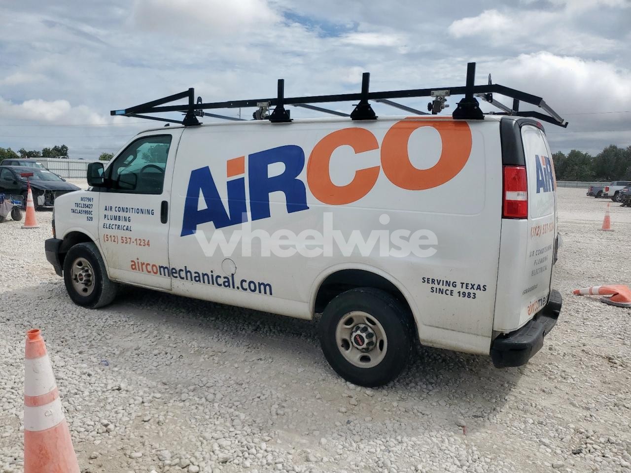 Photo 2 of 2023 GMC SAVANA G2500 (VIN 1GTW7AFP2P1143861)