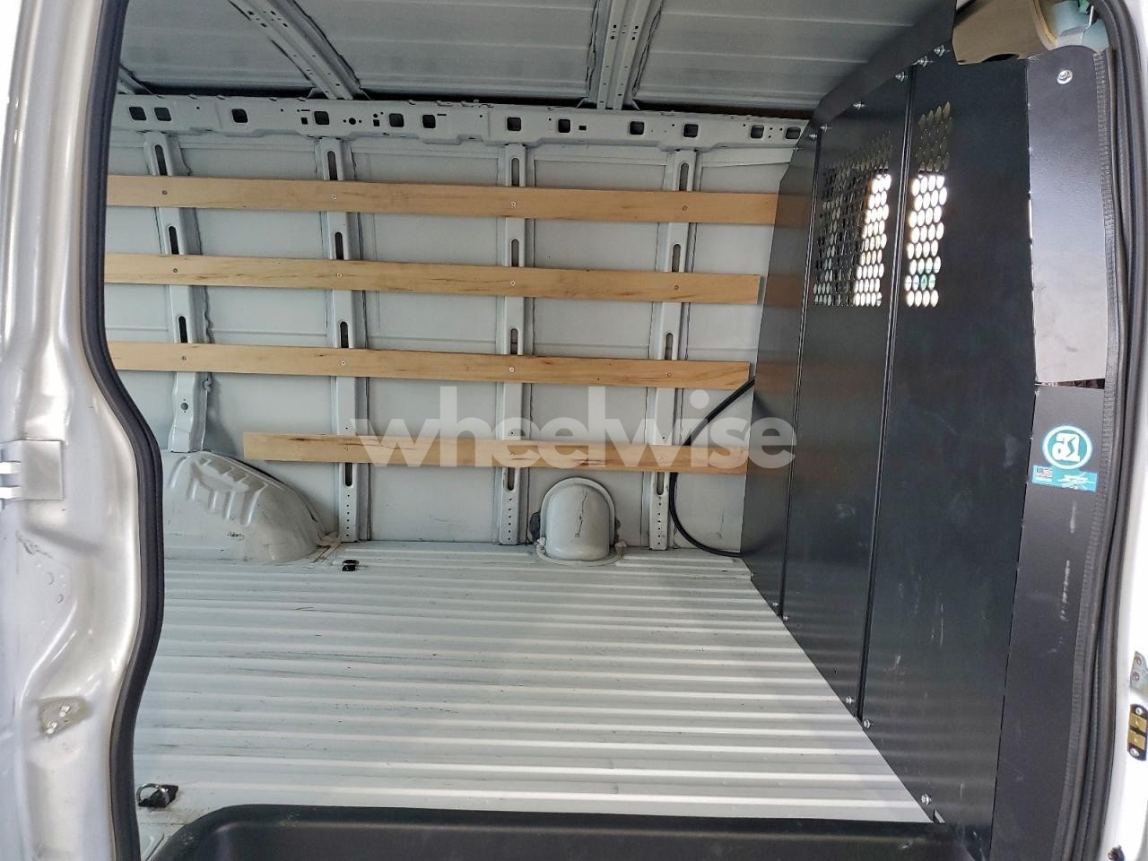 Photo 11 of 2025 GMC SAVANA G2500 (VIN 1GTW7AFP2S1250417)