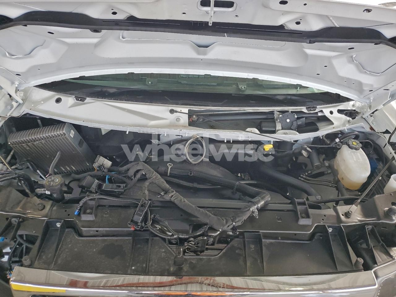 Photo 12 of 2025 GMC SAVANA G2500 (VIN 1GTW7AFP2S1250417)