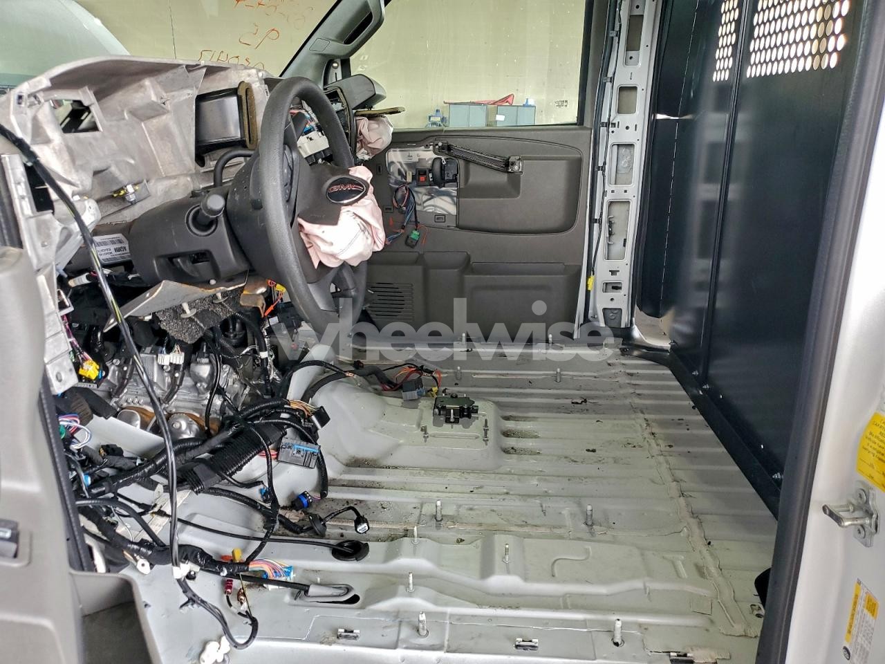 Photo 7 of 2025 GMC SAVANA G2500 (VIN 1GTW7AFP2S1250417)