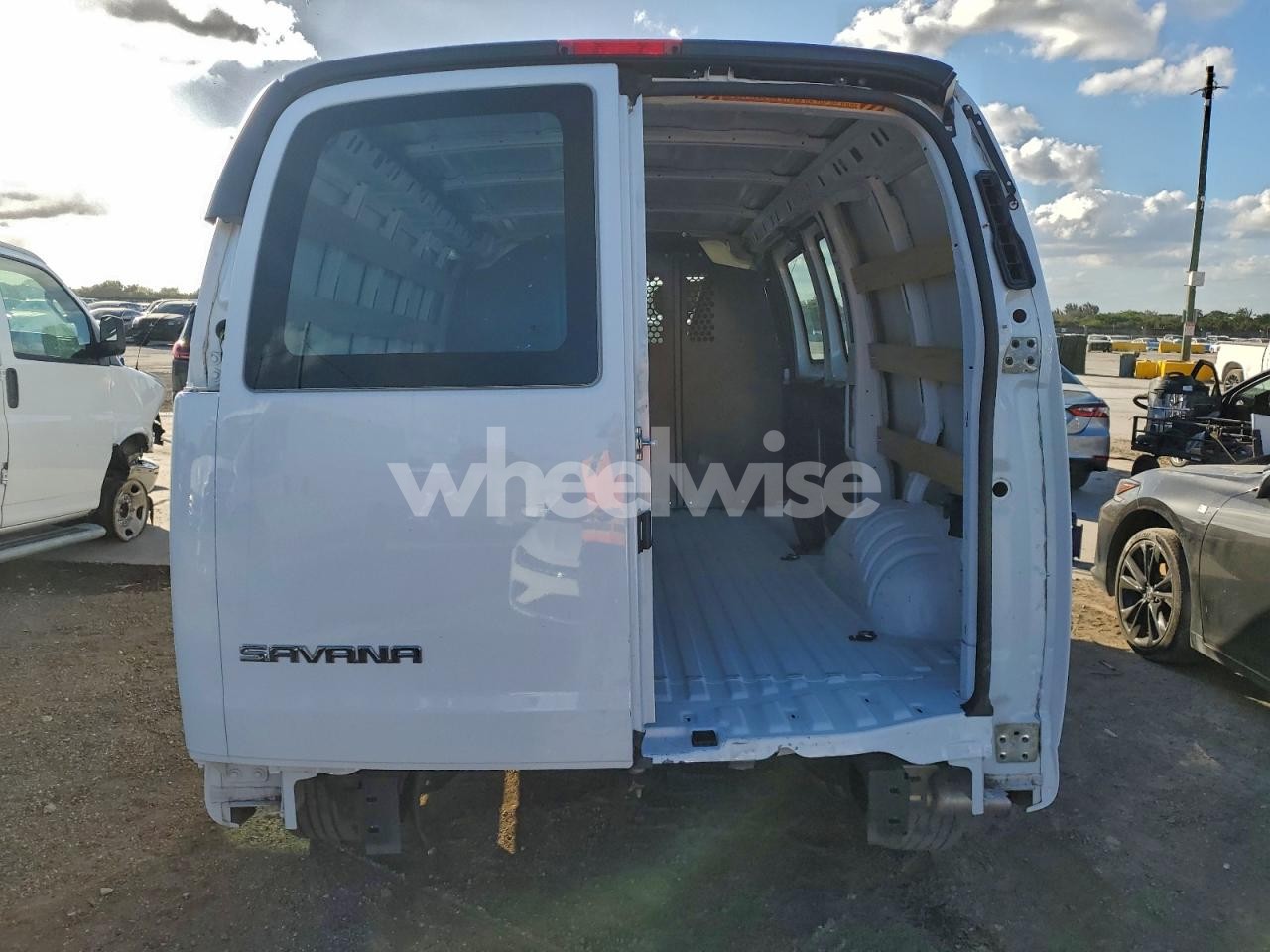 Photo 6 of 2024 GMC SAVANA G2500 (VIN 1GTW7AFP5R1180499)