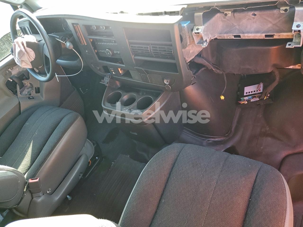 Photo 8 of 2024 GMC SAVANA G2500 (VIN 1GTW7AFP5R1180499)