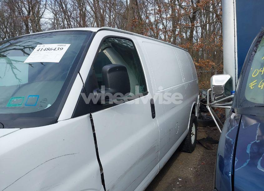 Photo 13 of 2010 Gmc Savana 2500 WORK VAN (VIN 1GTZGFBA5A1161399)