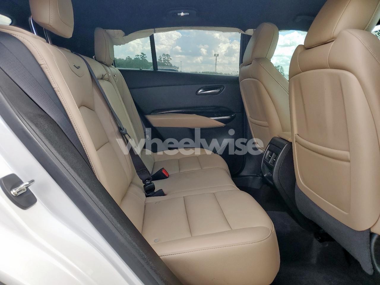 Photo 11 of 2024 CADILLAC XT4 LUXURY (VIN 1GYAZAR47RF120632)