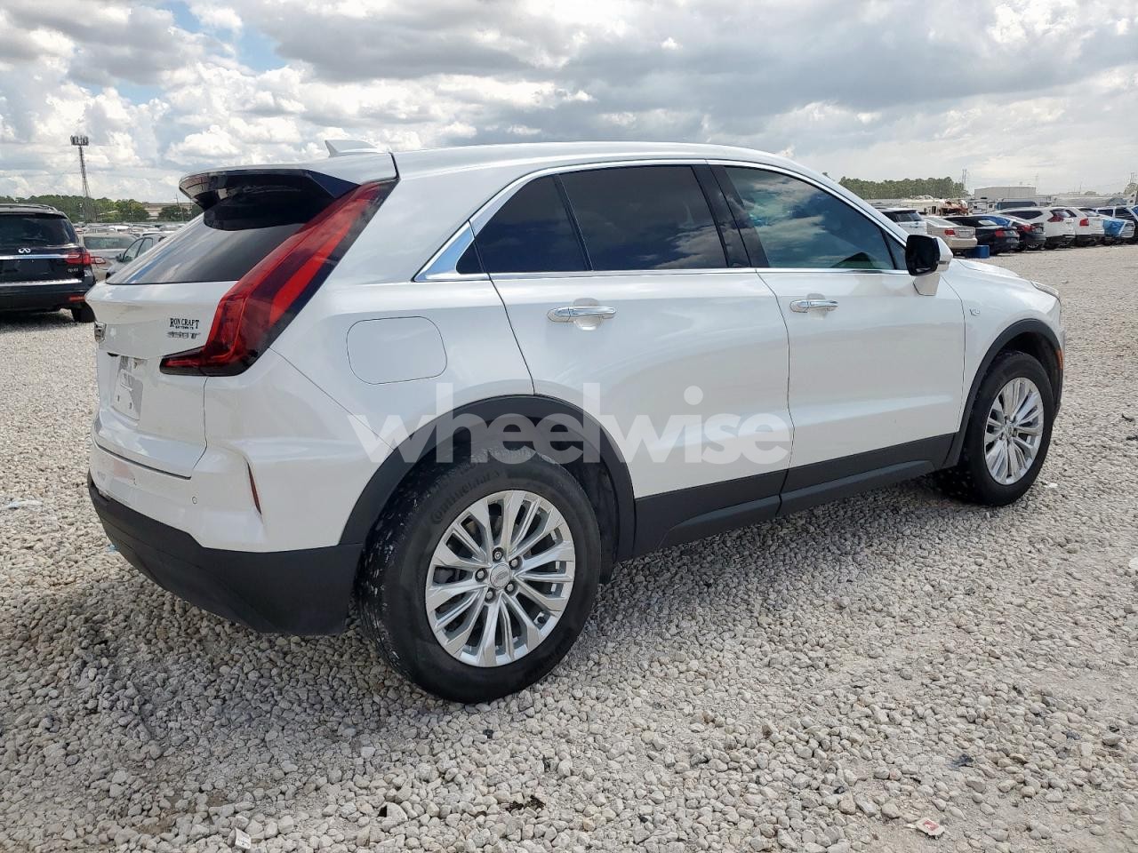 Photo 3 of 2024 CADILLAC XT4 LUXURY (VIN 1GYAZAR47RF120632)
