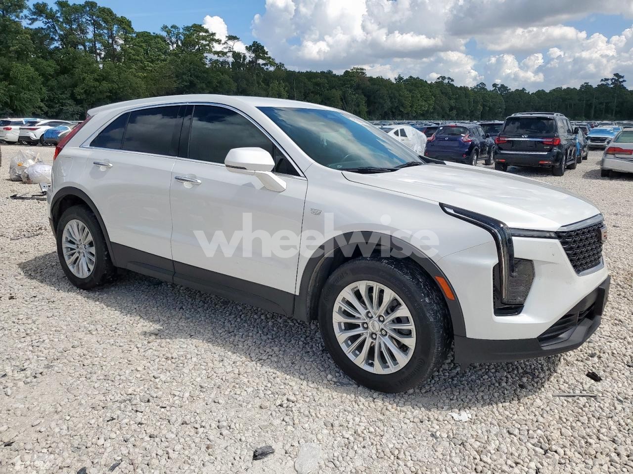 Photo 4 of 2024 CADILLAC XT4 LUXURY (VIN 1GYAZAR47RF120632)
