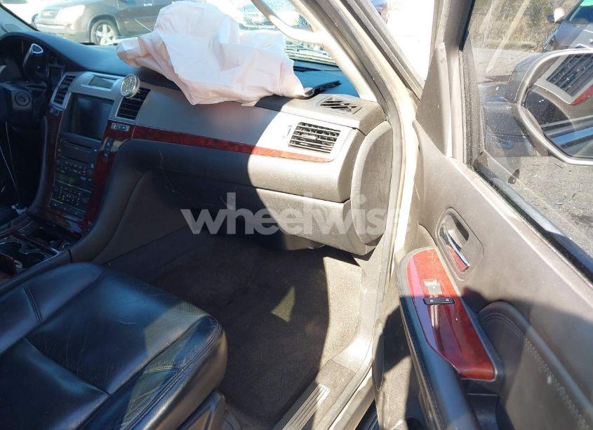 Photo 5 of 2008 Cadillac Escalade STANDARD (VIN 1GYEC63808R109920)