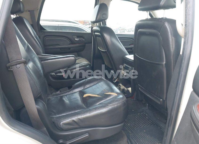 Photo 8 of 2007 Cadillac Escalade STANDARD (VIN 1GYEC63817R263521)