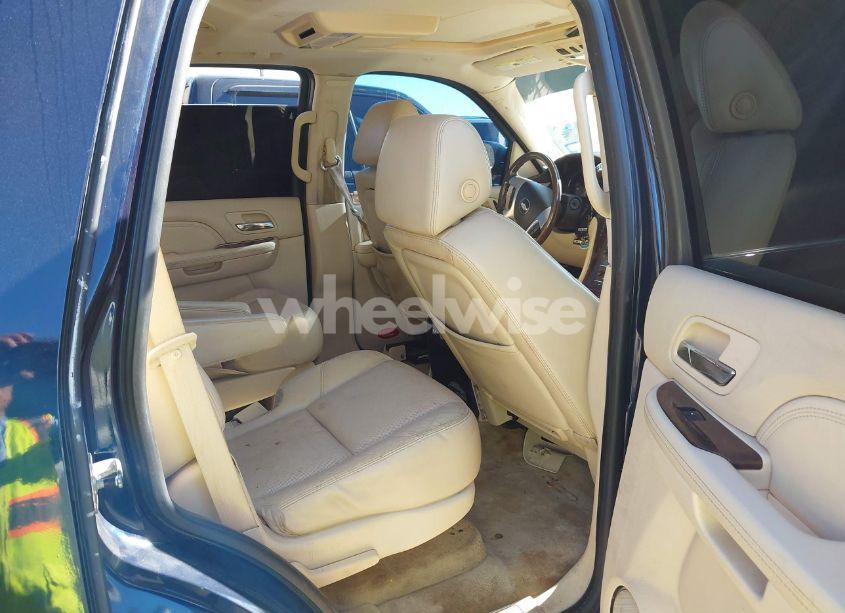 Photo 8 of 2007 Cadillac Escalade STANDARD (VIN 1GYEC63827R368794)