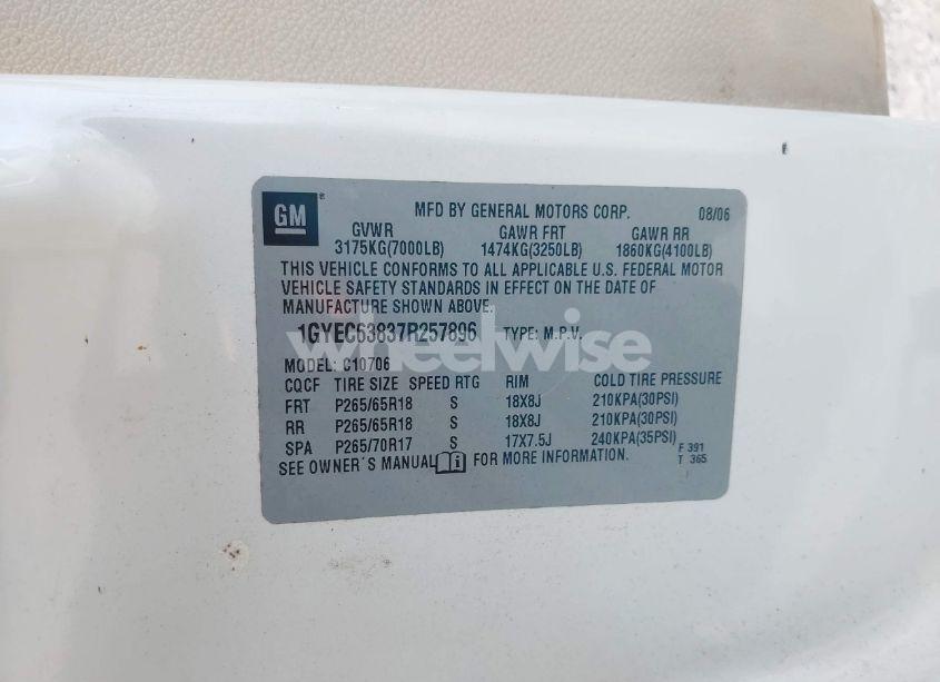 Photo 9 of 2007 Cadillac Escalade STANDARD (VIN 1GYEC63837R257896)