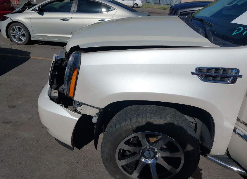 Photo 16 of 2007 Cadillac Escalade STANDARD (VIN 1GYEC63837R427352)