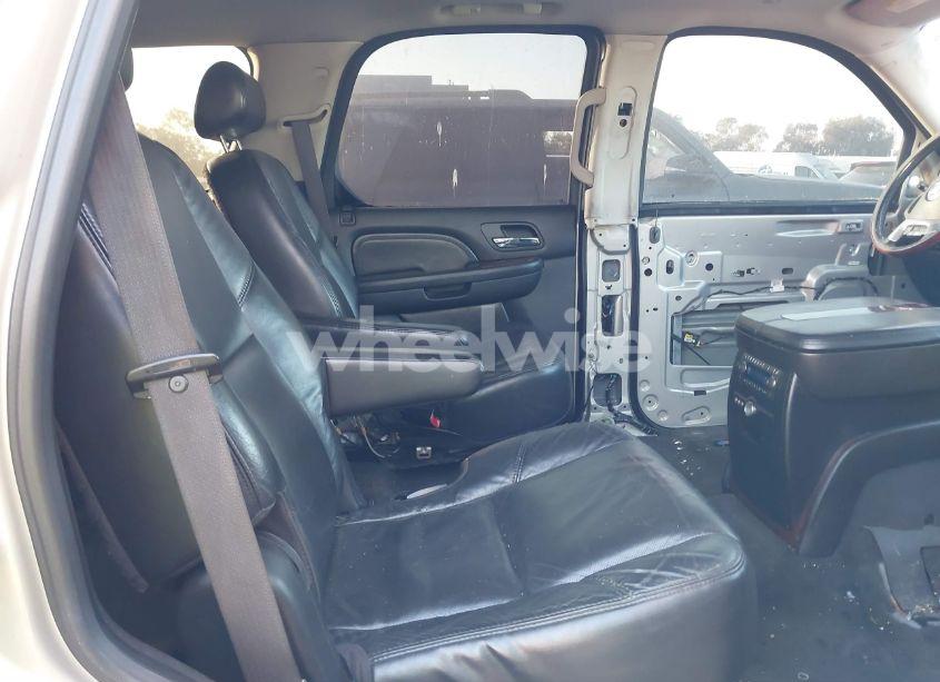 Photo 8 of 2008 Cadillac Escalade STANDARD (VIN 1GYEC63848R186256)