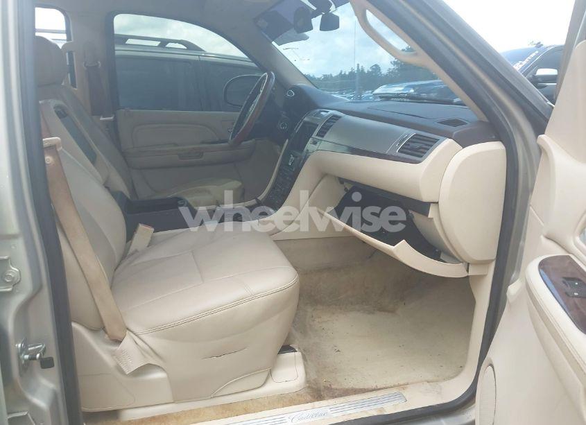 Photo 5 of 2008 Cadillac Escalade STANDARD (VIN 1GYEC63858R175007)