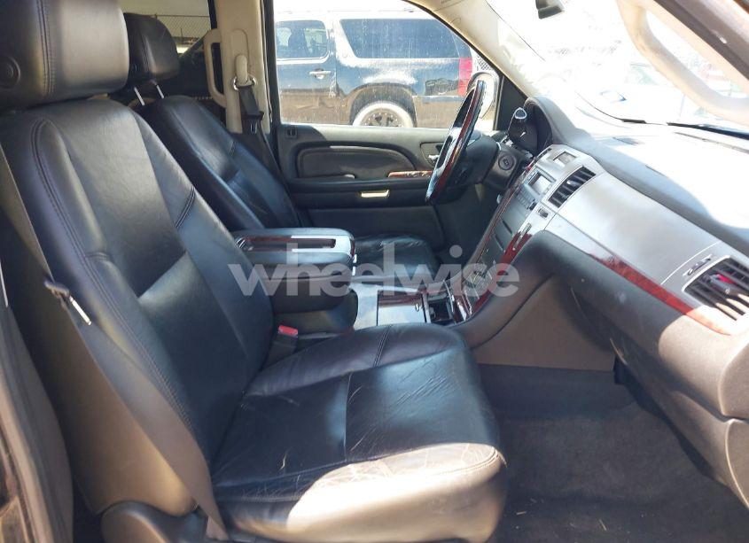 Photo 5 of 2008 Cadillac Escalade STANDARD (VIN 1GYEC63858R217384)