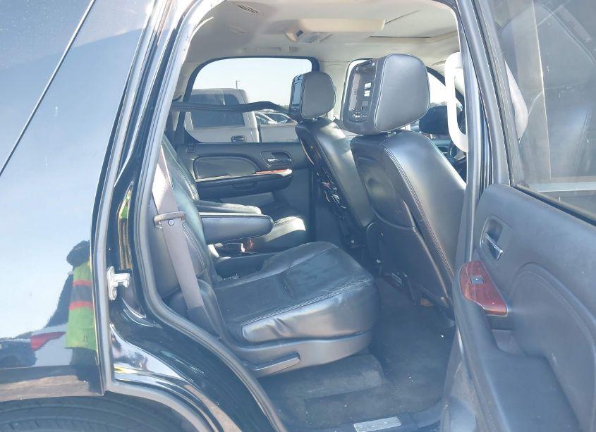 Photo 8 of 2007 Cadillac Escalade STANDARD (VIN 1GYEC63877R269307)