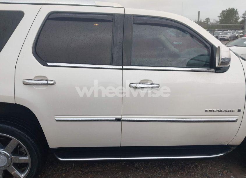 Photo 13 of 2007 Cadillac Escalade STANDARD (VIN 1GYEC63887R256789)