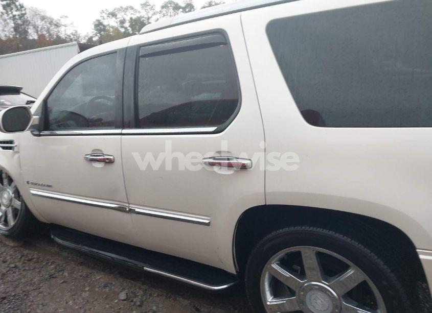 Photo 14 of 2007 Cadillac Escalade STANDARD (VIN 1GYEC63887R256789)