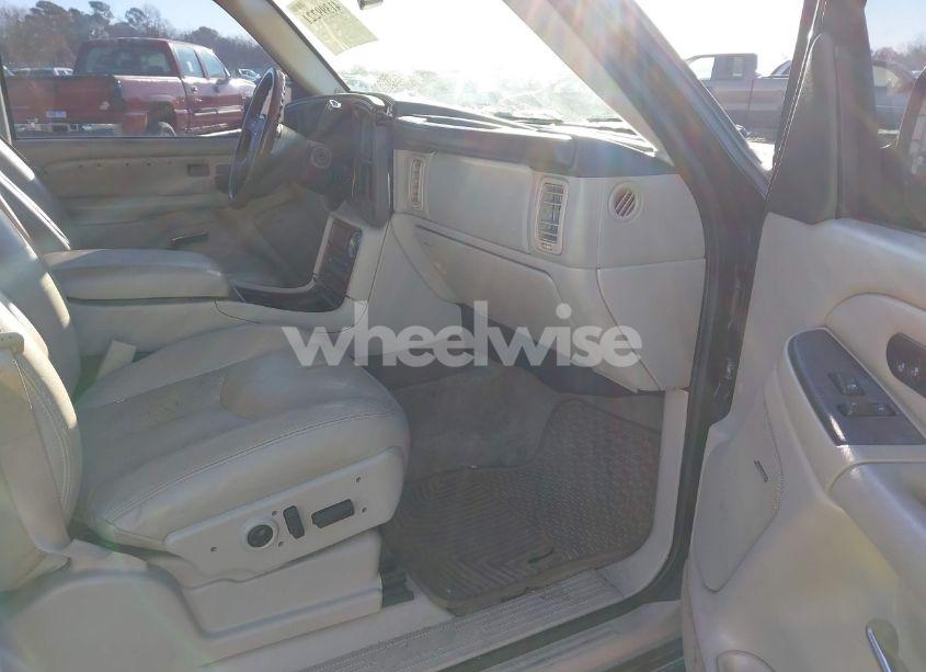 Photo 5 of 2006 Cadillac Escalade STANDARD (VIN 1GYEC63N06R139020)