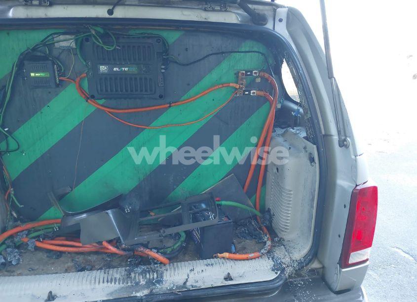 Photo 6 of 2006 Cadillac Escalade STANDARD (VIN 1GYEC63N86R142098)