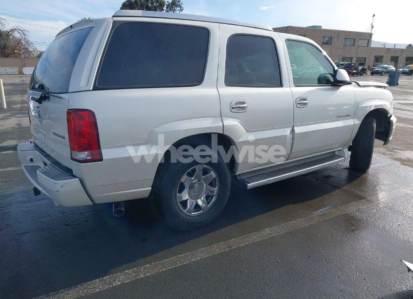 Photo 4 of 2005 Cadillac Escalade STANDARD (VIN 1GYEC63N95R249174)