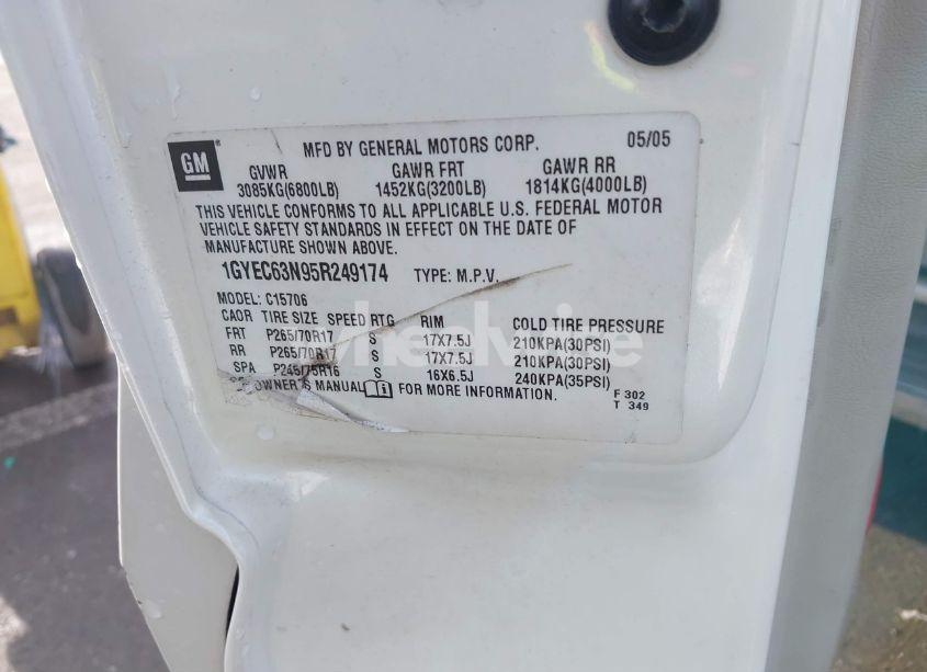 Photo 9 of 2005 Cadillac Escalade STANDARD (VIN 1GYEC63N95R249174)