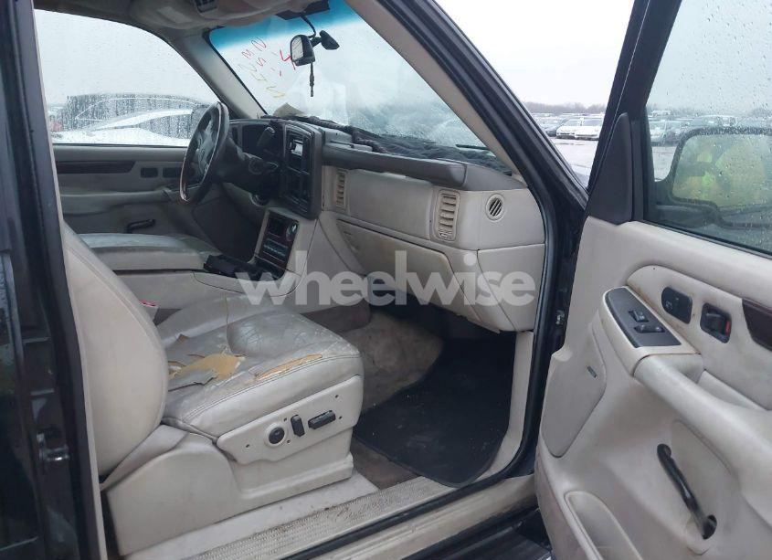 Photo 5 of 2003 Cadillac Escalade STANDARD (VIN 1GYEC63T03R252119)