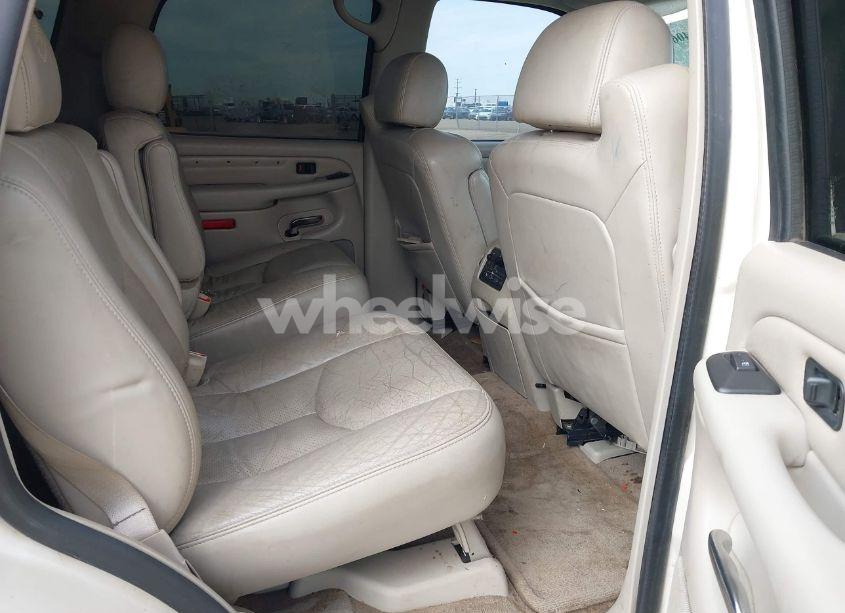 Photo 8 of 2005 Cadillac Escalade STANDARD (VIN 1GYEC63T05R133618)