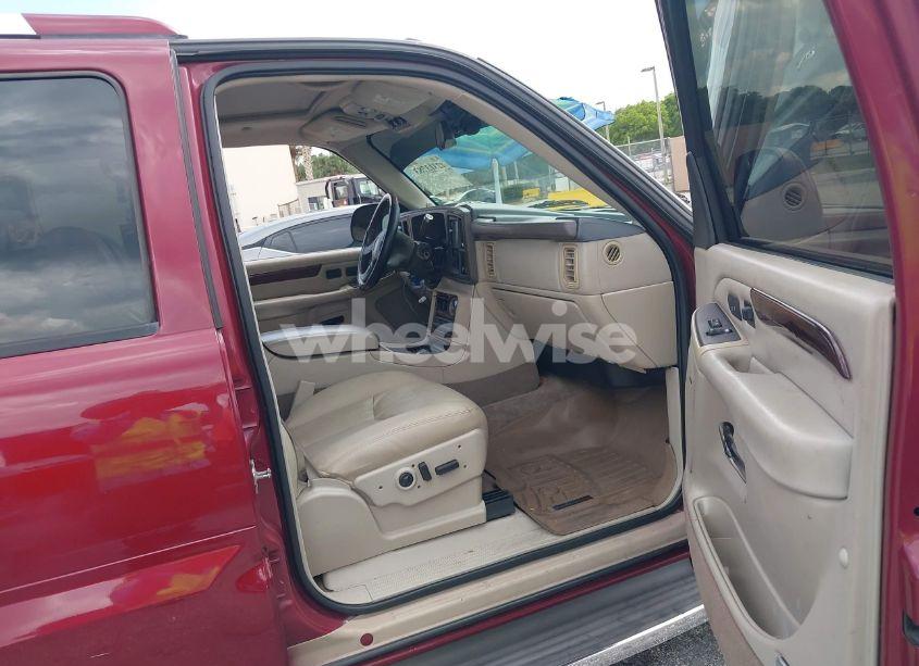 Photo 5 of 2005 Cadillac Escalade STANDARD (VIN 1GYEC63T15R178857)