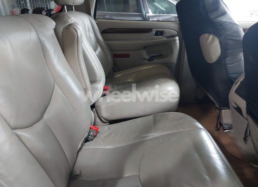 Photo 8 of 2004 Cadillac Escalade STANDARD (VIN 1GYEC63T24R256318)