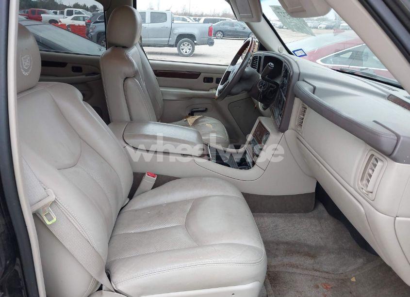 Photo 5 of 2003 Cadillac Escalade STANDARD (VIN 1GYEC63T43R206146)