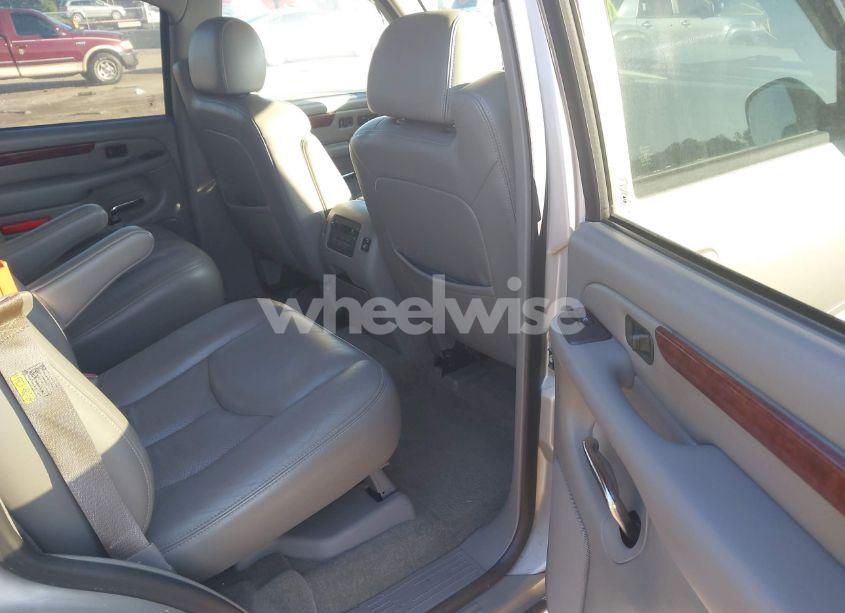 Photo 8 of 2005 Cadillac Escalade STANDARD (VIN 1GYEC63T45R113534)