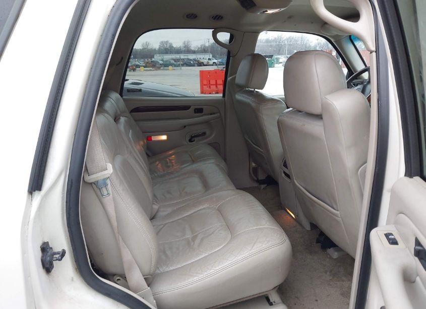 Photo 8 of 2002 Cadillac Escalade STANDARD (VIN 1GYEC63T62R255752)