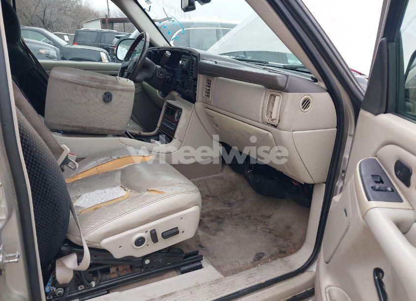 Photo 5 of 2005 Cadillac Escalade STANDARD (VIN 1GYEC63T65R202182)