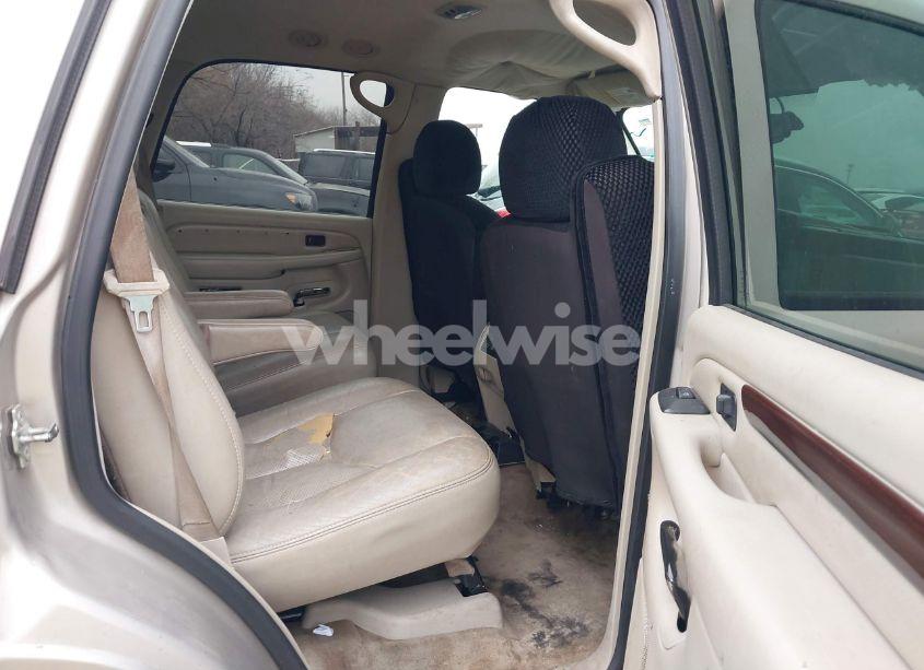 Photo 8 of 2005 Cadillac Escalade STANDARD (VIN 1GYEC63T65R202182)