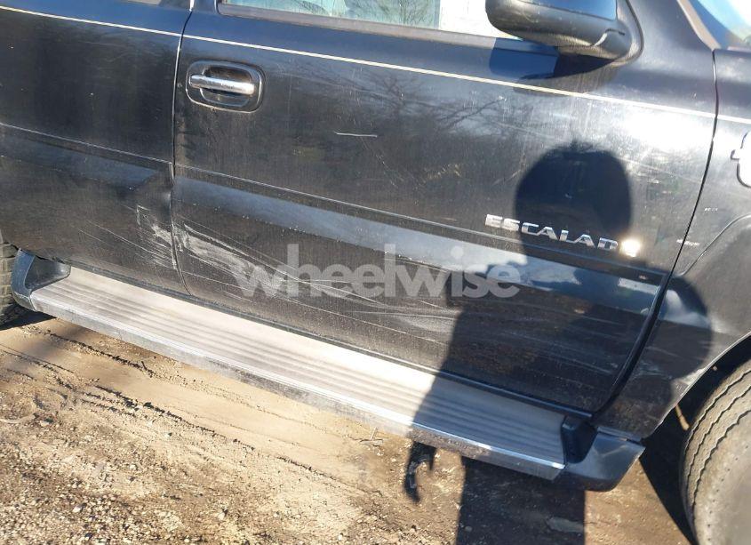 Photo 6 of 2005 Cadillac Escalade STANDARD (VIN 1GYEC63T95R123072)