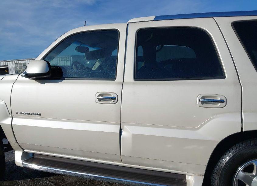 Photo 13 of 2004 Cadillac Escalade STANDARD (VIN 1GYEC63TX4R221204)