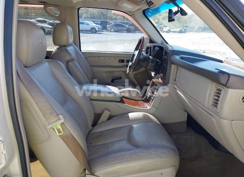 Photo 5 of 2004 Cadillac Escalade STANDARD (VIN 1GYEC63TX4R299594)